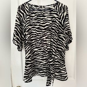 Woman’s Belle Kim Gravel beautiful blouse size large. EUC